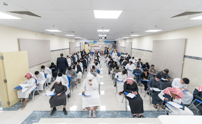 مشاركة طلاب متوسطة نمار في اختبارات نافس